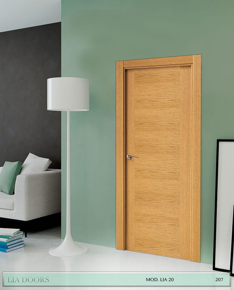 Puerta barniz Roble Fajeada en H en block Ciega BL Modelo 20