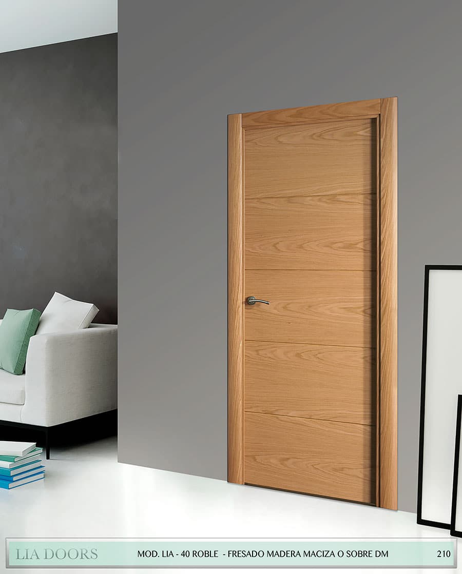 Puerta barniz Roble 4 fresados MDF en block Ciega BL Modelo 40